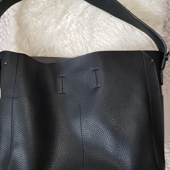 Black Purse - Picture 2 of 6